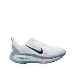 Buty do biegania Nike Vomero 18 Białe. Białe buty do biegania Nike, bez wzorów, z gumy, bez zapięcia, do biegania. Za 774.10 zł.