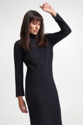 Sukienka wełniana Arezzo MAX MARA LEISURE. Sukienki Max Mara Leisure, xs, bez wzorów, z wełny, bez kołnierzyka, bez ramiączek. W wyprzedaży za 958.12 zł.
