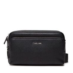 Torebka Calvin Klein. Czarne listonoszki Calvin Klein, bez wzorów, bez dodatków. Za 549.99 zł.