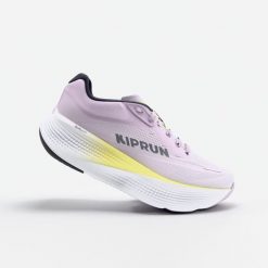 Buty do biegania damskie Kiprun Kipride Max. Białe buty do biegania KIPRUN, bez wzorów, bez zapięcia, do biegania. Za 599.99 zł.