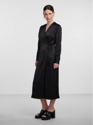 YAS Sukienka codzienna Pella 26030740 Czarny Regular Fit. Czarne sukienki YAS, na co dzień, s, bez wzorów, z syntetyku, bez kołnierzyka, bez ramiączek, proste. Za 169.99 zł.
