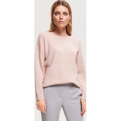 Sweter z zamkiem na plecach - Różowy. Swetry marki Reserved. Za 119.99 zł.