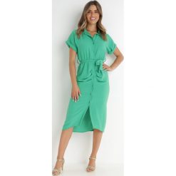 Zielona Sukienka Vipny. Zielone sukienki Born2be, na co dzień, s, z aplikacjami, z materiału, klasyczne, bez kołnierzyka, bez ramiączek, midi, koszulowe. Za 129.99 zł.