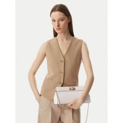 Torebka Tommy Hilfiger. Białe kopertówki Tommy Hilfiger, bez wzorów, wizytowe, bez dodatków. Za 529.99 zł.