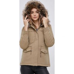 Only Parka damska kolor zielony zimowa. Zielone płaszcze ONLY, na zimę, l, bez wzorów, z tkaniny, z kapturem. W wyprzedaży za 119.99 zł.