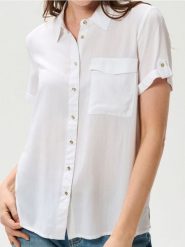 Wiskozowa koszula z ozdobnymi guzikami - biały. Białe koszule Sinsay, l, bez wzorów, z wiskozy, bez kołnierzyka, bez ramiączek. Za 25.99 zł.