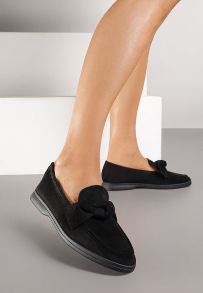 Czarne Mokasyny Ozdobione Kokardami Tulosea. Czarne mokasyny Born2be, z aplikacjami, z jeansu. Za 79.99 zł.