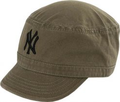 Czapka unisex 100% bawełna, styl militarny. Czerwone czapki z daszkiem New Era, bez wzorów, z bawełny, militarne. Za 178.99 zł.