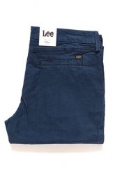 SPODNIE LEE DAMSKIE CHINO RELAXED L31MGK84. Chinosy Lee, bez wzorów, z materiału. W wyprzedaży za 99.99 zł.