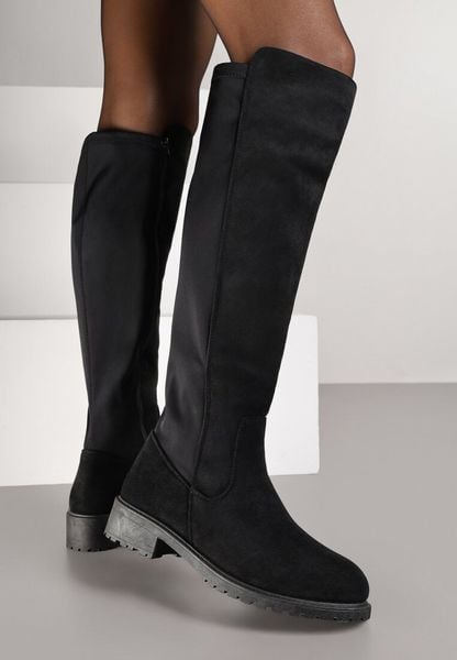 Czarne Kozaki Vices Typu Muszkieterki Anlave. Czarne kozaki Renee, bez wzorów, z jeansu, eleganckie, bez obcasa, na płaskiej podeszwie, bez zapięcia. Za 119.99 zł.