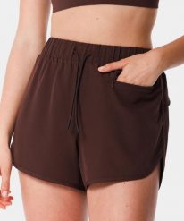 Lekkie szorty dla kobiet sportowe z kieszonką Carpatree Balletcore. Brązowe szorty sportowe Carpatree, bez wzorów, z elastanu, na fitness i siłownię. Za 143.99 zł.