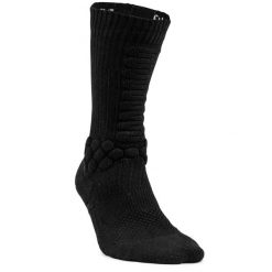 Skarpetki półdługie na deskorolkę SOCKS 500. Czarne skarpetki Decathlon, bez wzorów, z bawełny. W wyprzedaży za 19.99 zł.