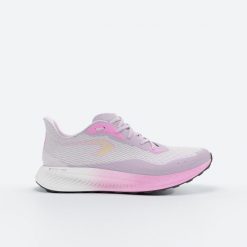 Buty do biegania damskie Kiprun KD 500.3. Czerwone buty do biegania KIPRUN, bez wzorów, z kauczuku, bez zapięcia, do biegania. W wyprzedaży za 249.99 zł.