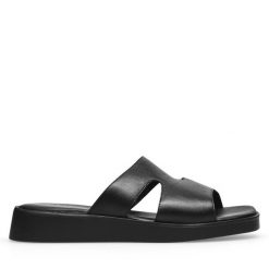 Klapki Lasocki. Czarne klapki Lasocki, bez wzorów, bez obcasa, bez zapięcia. Za 149.99 zł.
