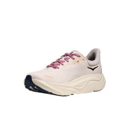 Buty do biegania damskie Hoka One One Arahi 8. Białe buty do biegania HOKA, bez wzorów, z materiału, bez zapięcia, do biegania. Za 977.00 zł.