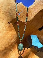 Taboo Naszyjnik z kamieniami szlachetnymi - dł. 42 cm rozmiar: onesize. Czerwone naszyjniki Taboo, z materiału, z ametystem, z mosiądzu. Za 241.56 zł.