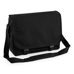 Torba na ramię Bag Base messager. Czarne torby sportowe BAGBASE, bez wzorów, z materiału, na ramię, duże. Za 80.70 zł.