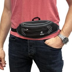 Nerka saszetka na dokumenty pieniądze Deuter Neo Belt. Czarne nerki i saszetki Deuter, bez wzorów, z neoprenu, eleganckie, bez dodatków. Za 109.73 zł.