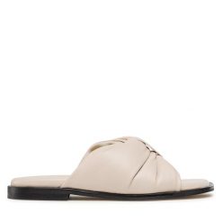 Klapki Badura. Brązowe klapki Badura, bez wzorów, bez obcasa, bez zapięcia. Za 299.99 zł.