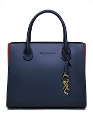 CXL by Christian Lacroix Skórzana torebka "Montaigne" w kolorze niebieskim - 32 x 26 x 15 cm rozmiar: onesize. Niebieskie torebki klasyczne CXL by Christian Lacroix, bez wzorów, z materiału, przez ramię, bez dodatków. Za 505.45 zł.