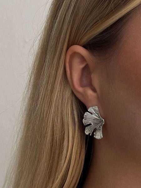 Heliophilia Kolczyki-wkrętki rozmiar: onesize. Szare kolczyki Heliophilia, z mosiądzu. Za 56.93 zł.