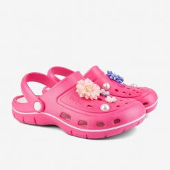 Klapki damskie Coqui - mule, rozmiar 39. Czerwone klapki Coqui, bez wzorów, bez obcasa, bez zapięcia. Za 133.99 zł.
