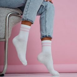 Białe skarpetki damskie dwa paski 1233 pn. Białe skarpetki Milena, bez wzorów, z bawełny. Za 16.90 zł.