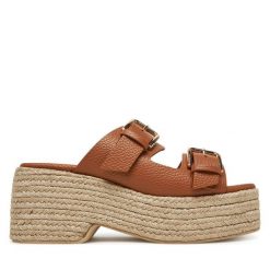 Klapki Pollini. Brązowe klapki Pollini, bez wzorów, bez obcasa, bez zapięcia. Za 863.99 zł.