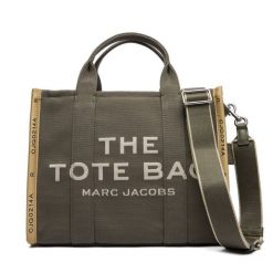 Torebka Marc Jacobs. Brązowe torebki klasyczne Marc Jacobs, bez wzorów, bez dodatków. Za 1,749.00 zł.