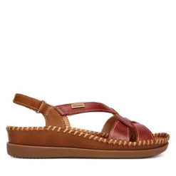 Sandały Pikolinos. Czerwone sandały Pikolinos, bez wzorów, bez obcasa, na płaskiej podeszwie, bez zapięcia. Za 559.99 zł.