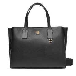 Torebka Tommy Hilfiger. Czarne torebki klasyczne Tommy Hilfiger, bez wzorów, klasyczne, bez dodatków. Za 649.99 zł.