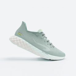 Buty do biegania damskie Kiprun KS900 Light. Białe buty do biegania KIPRUN, bez wzorów, bez zapięcia, do biegania. W wyprzedaży za 299.99 zł.