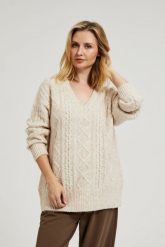 Dzianinowy sweter z dekoltem w serek beżowy. Brązowe swetry MOODO, l, bez wzorów, z dzianiny, bez ramiączek. W wyprzedaży za 63.99 zł.