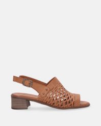 AŻUROWE SANDAŁY NA OBCASIE VE-055 TABA. Sandały Venezia, w ażurowe wzory, ze skóry, bez obcasa, na obcasie, bez zapięcia. Za 349.00 zł.