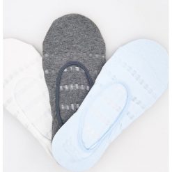 Skarpetki balerinki 3 pack - Kremowy. Skarpetki Reserved. W wyprzedaży za 9.99 zł.