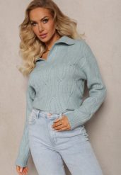 Miętowy Sweter z Dekoltem w Serek i Ozdobnym Splotem Travissa. Zielone swetry Renee, bez wzorów, ze splotem, casualowe, bez ramiączek. Za 109.99 zł.