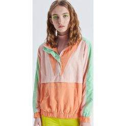 Kurtka typu anorak z lampasem - Wielobarwny. Kurtki marki Cropp. Za 139.99 zł.