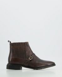 BRĄZOWE BOTKI UNDER04 DAVI MUD. Brązowe botki Venezia, bez wzorów, ze skóry, bez obcasa, bez zapięcia. Za 329.00 zł.