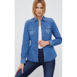 Sisley koszula jeansowa damska regular z kołnierzykiem klasycznym. Niebieskie koszule Sisley, l, bez wzorów, z denimu, klasyczne, bez kołnierzyka, bez ramiączek. Za 299.99 zł.