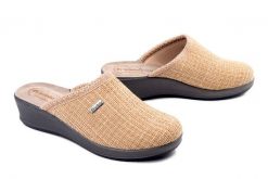 Inblu GI-32 011 naturale, klapki damskie. Brązowe klapki Inblu, bez wzorów, bez obcasa, na koturnie, bez zapięcia. Za 89.99 zł.