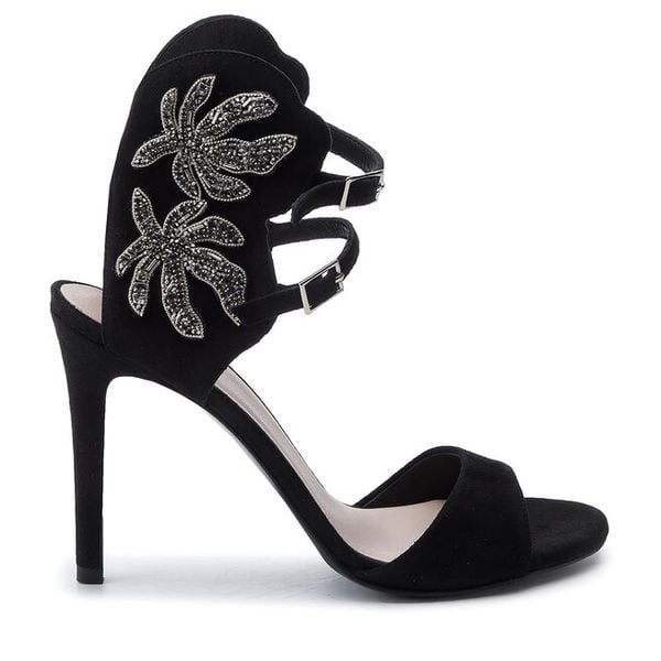 Sandały GINO ROSSI. Czarne sandały Gino Rossi, bez wzorów, bez obcasa, na szpilce, bez zapięcia. Za 369.99 zł.