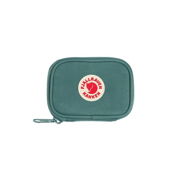 Portfel Fjallraven Kanken Card Wallet - frost green. Zielone portfele Fjällräven, bez wzorów. Za 123.99 zł.