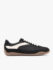 Czarne sportowe półbuty z białym paskiem. Czarne buty sportowe lifestyle Ryłko, bez wzorów, ze skóry, klasyczne, z okrągłym noskiem, bez zapięcia. Za 499.99 zł.
