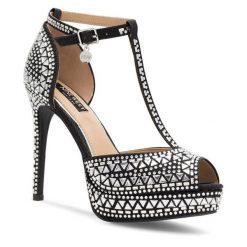 Sandały Nine West. Czarne sandały Nine West, bez wzorów, bez obcasa, na szpilce, bez zapięcia. Za 299.99 zł.