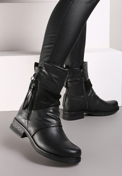 Czarne Eleganckie Botki z Dekoracyjnym Suwakiem i Marszczeniami przy Cholewce Rialeissa. Czarne botki Renee, bez wzorów, z jeansu, biznesowe, bez obcasa, na obcasie, bez zapięcia. Za 149.99 zł.