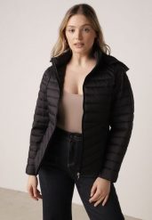 Czarna Klasyczna Kurtka Przejściowa z Pikowaniem i Odpinanym Kapturem Pretiella. Czarne kurtki Born2be, l, bez wzorów, z jeansu, klasyczne. Za 119.99 zł.