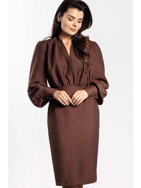 Awama Sukienka w kolorze brązowym rozmiar: L. Brązowe sukienki Awama, l, bez wzorów, bez kołnierzyka, bez ramiączek, midi. Za 184.02 zł.