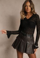 Czarna Bluzka Longsleeve z Koronki z Falbankami przy Rękawach Isonea. Czarne bluzki Renee, l, bez wzorów, z koronki, eleganckie, bez kołnierzyka, bez ramiączek. Za 69.99 zł.