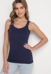 Granatowy Top z Bawełny Ozdobiony Koronką Arithana. Niebieskie topy Born2be, l, z aplikacjami, z bawełny, eleganckie, bez kołnierzyka, bez ramiączek. W wyprzedaży za 16.99 zł.