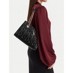 Torebka Eva Minge. Czarne torebki klasyczne Eva Minge, bez wzorów, klasyczne, bez dodatków. Za 299.99 zł.